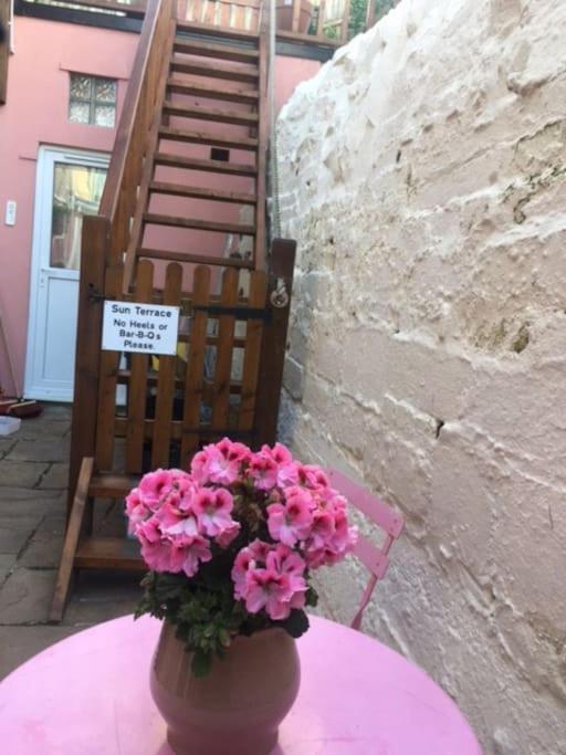 Modern Studio Apartment With Outstanding Views, Sleeps 2 Newlyn Exterior photo